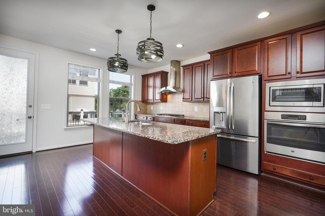 24461 JUNIPER WOODS TER, Sterling, VA 20166