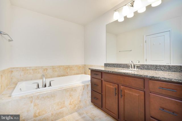 24461 JUNIPER WOODS TER, Sterling, VA 20166