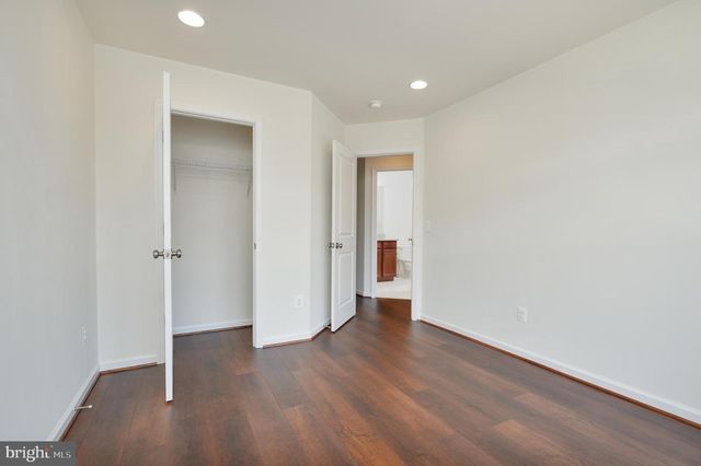 24461 JUNIPER WOODS TER, Sterling, VA 20166