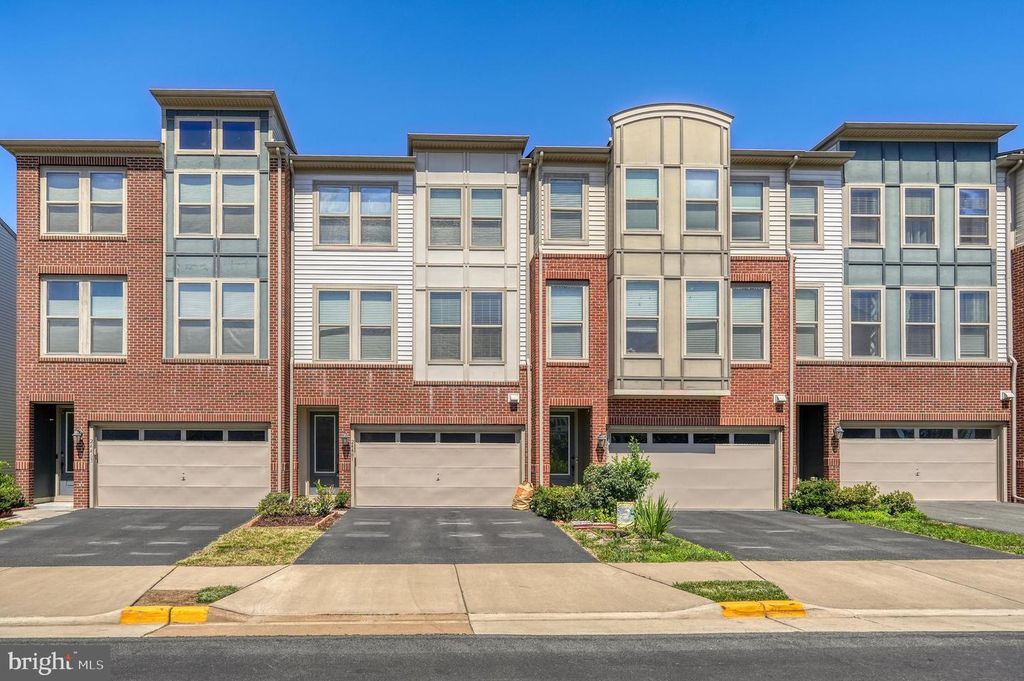 24461 JUNIPER WOODS TER, Sterling, VA 20166