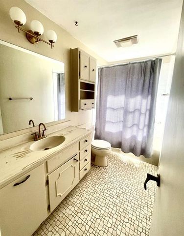 7104 Hilltop Court, Oklahoma City, OK 73110