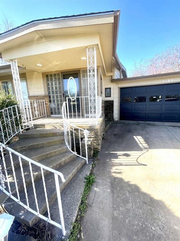 7104 Hilltop Court, Oklahoma City, OK 73110