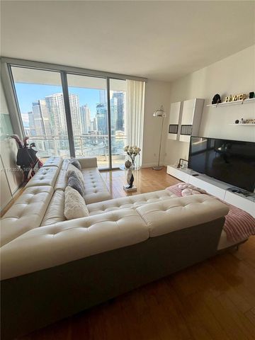 90 SW 3rd St 3012, Miami, FL 33130