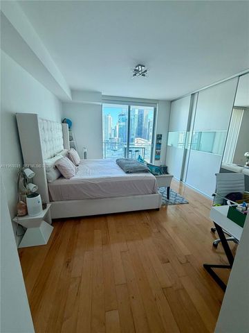 90 SW 3rd St 3012, Miami, FL 33130