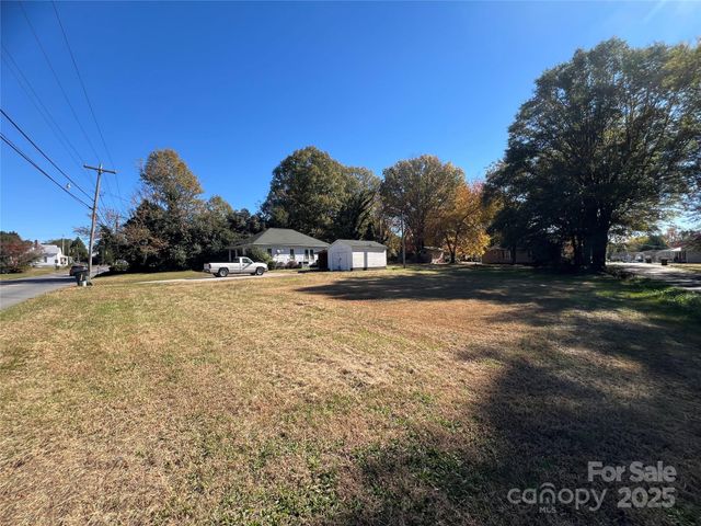 805 W Church Street W, Cherryville, NC 28021