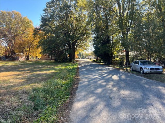 805 W Church Street W, Cherryville, NC 28021