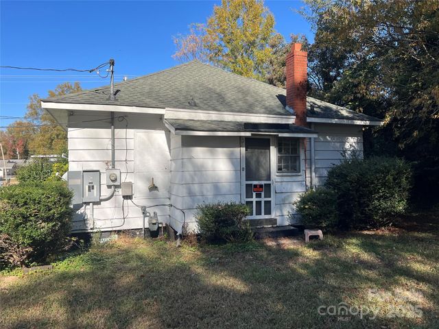 805 W Church Street W, Cherryville, NC 28021