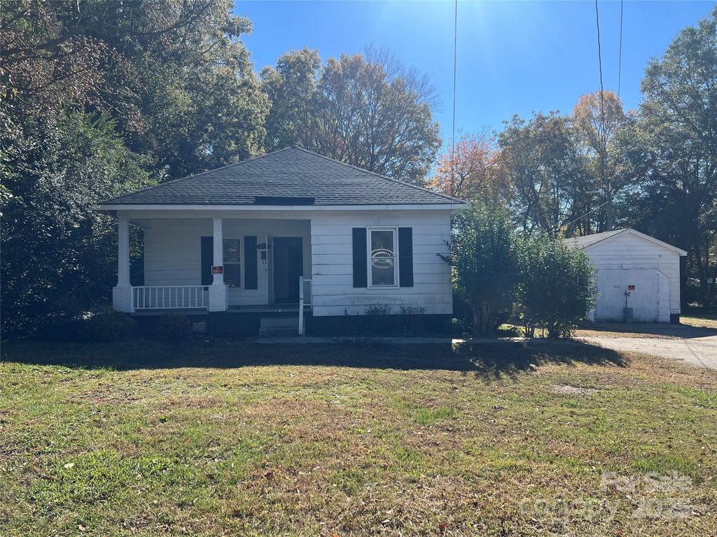 805 W Church Street W, Cherryville, NC 28021