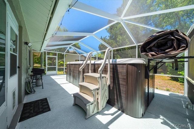 2 Canela Court, Homosassa, FL 34446