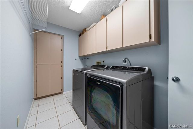 2 Canela Court, Homosassa, FL 34446