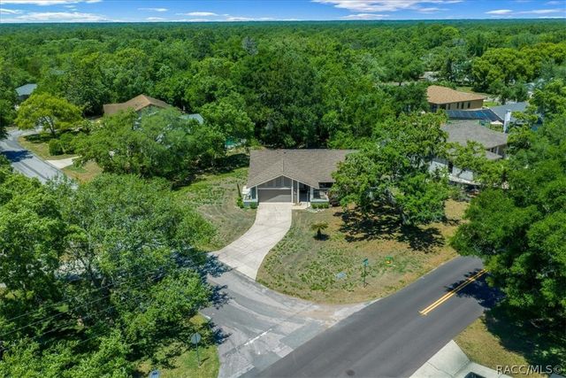 2 Canela Court, Homosassa, FL 34446