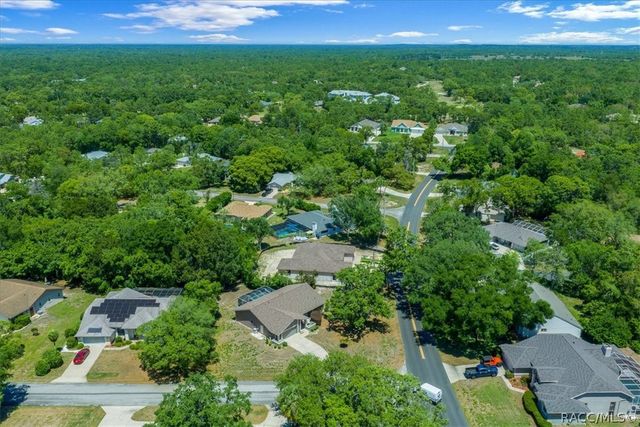 2 Canela Court, Homosassa, FL 34446