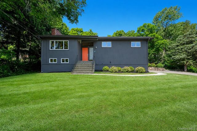 27 Lakeview Avenue W, Cortlandt Manor, NY 10567