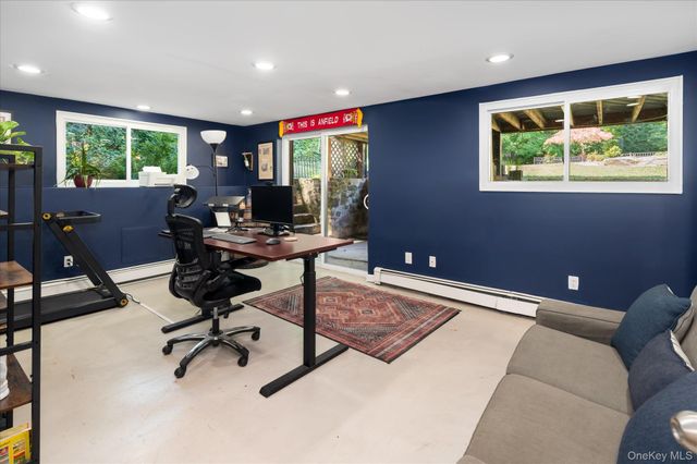 27 Lakeview Avenue W, Cortlandt Manor, NY 10567