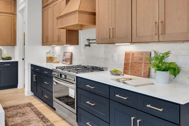 6101 Henry Ford Dr, Nashville, TN 37209