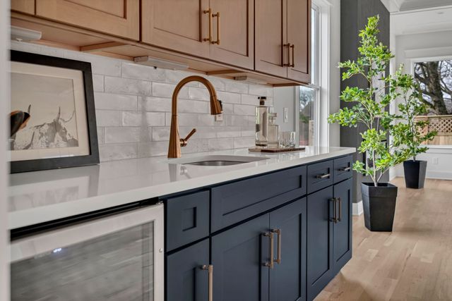 6101 Henry Ford Dr, Nashville, TN 37209