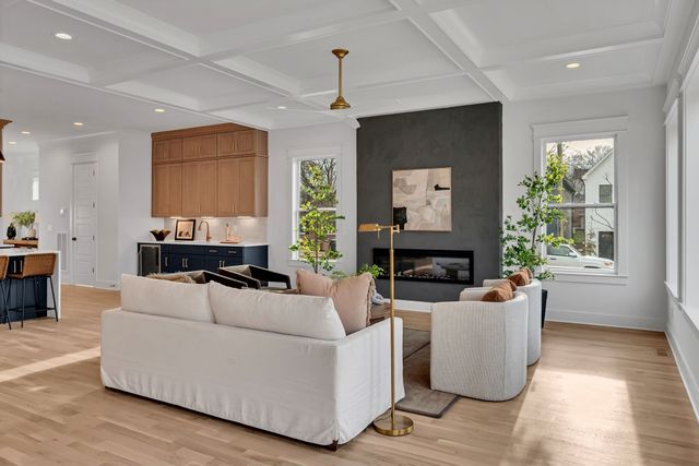 6101 Henry Ford Dr, Nashville, TN 37209