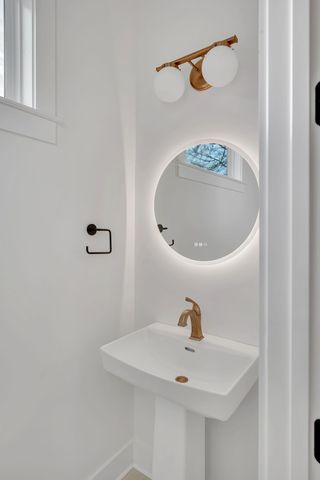 6101 Henry Ford Dr, Nashville, TN 37209