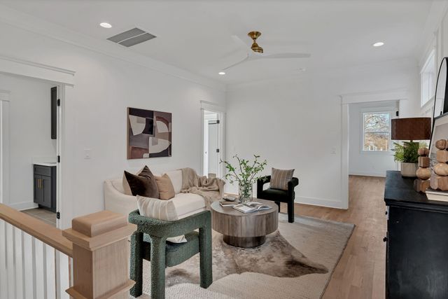 6101 Henry Ford Dr, Nashville, TN 37209