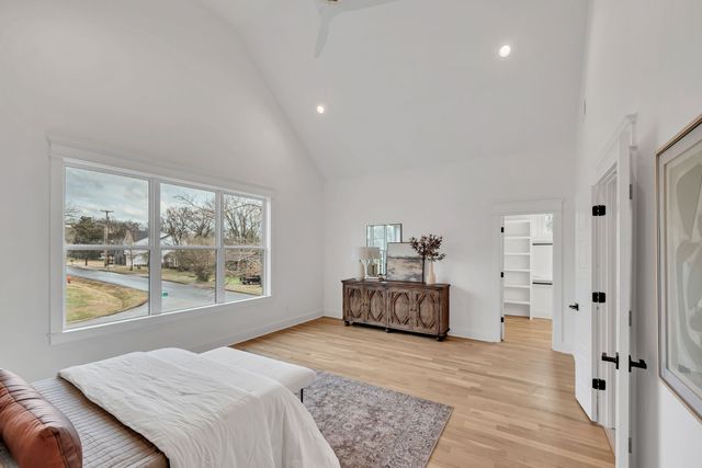 6101 Henry Ford Dr, Nashville, TN 37209