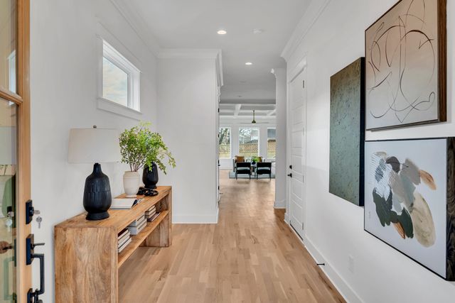 6101 Henry Ford Dr, Nashville, TN 37209