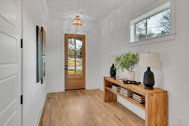 6101 Henry Ford Dr, Nashville, TN 37209