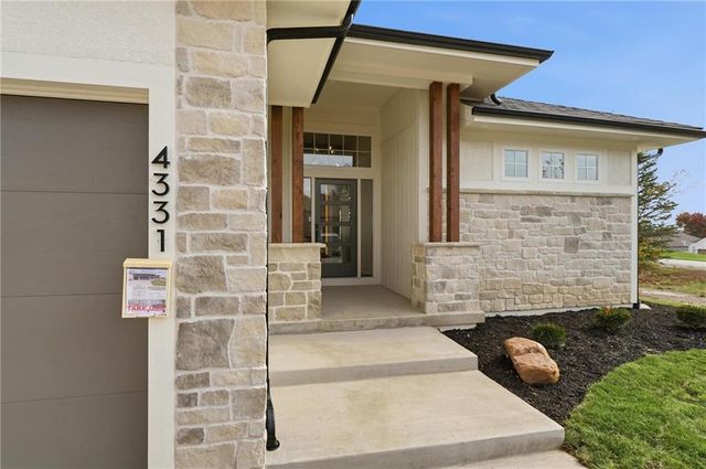 1304 Larkspur Place, Raymore, MO 64083