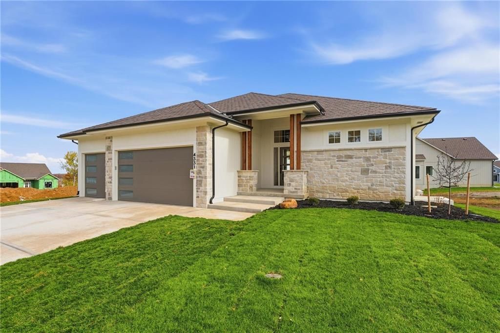 1304 Larkspur Place, Raymore, MO 64083