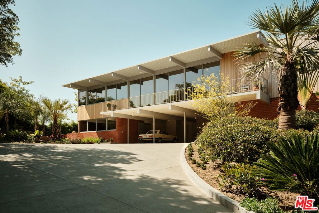 1035 Summit Drive, Beverly Hills, CA 90210 — photo 2