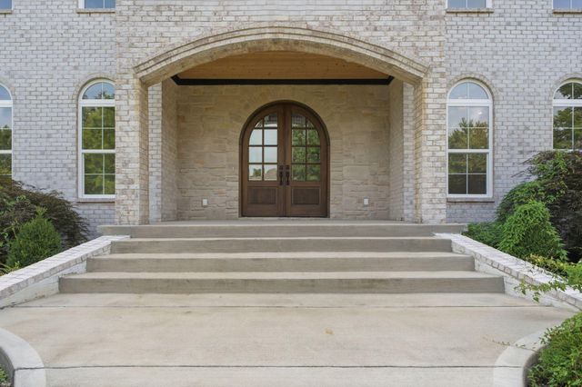 2269 Savannah Lane, Lexington, KY 40513