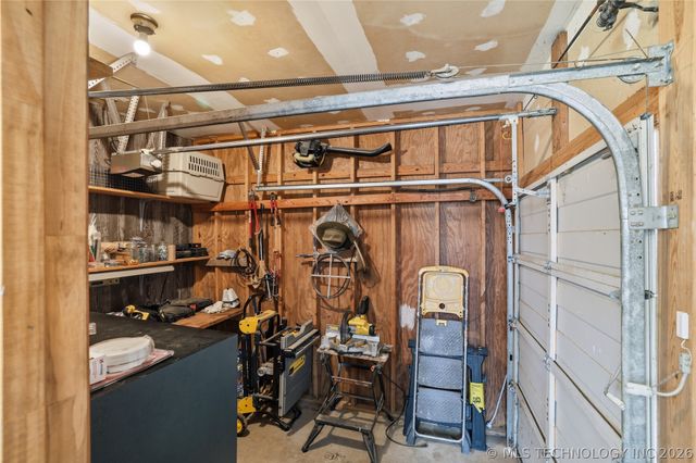 2417 N Country Club, Hugo, OK 74743