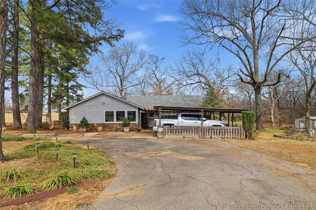2417 N Country Club, Hugo, OK 74743