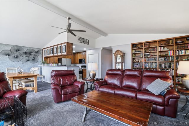 2417 N Country Club, Hugo, OK 74743