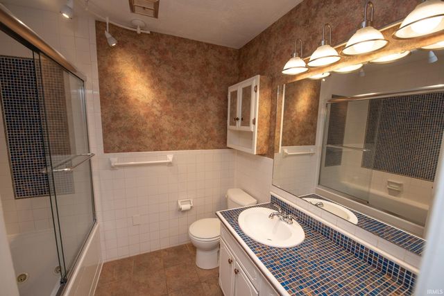 3038 Division Road, West Lafayette, IN 47906
