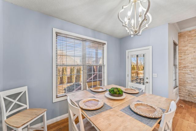 1460 Glade Avenue, Springfield, MO 65802