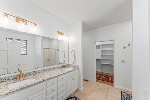 1460 Glade Avenue, Springfield, MO 65802