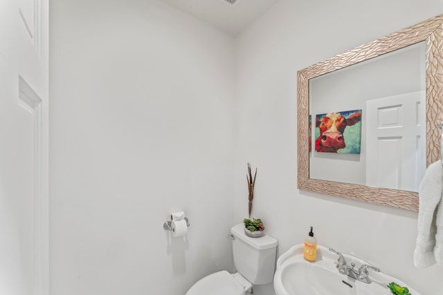 1460 Glade Avenue, Springfield, MO 65802