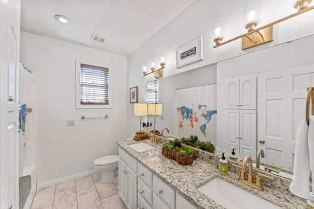 1460 Glade Avenue, Springfield, MO 65802