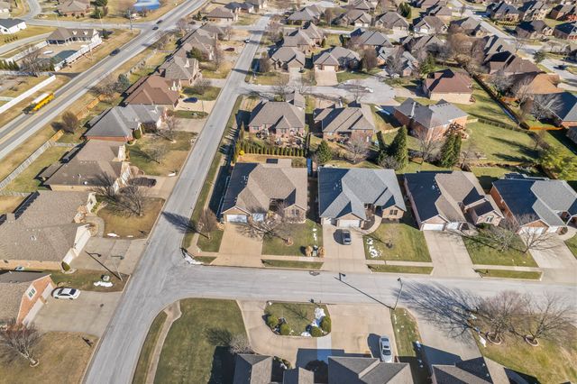 1460 Glade Avenue, Springfield, MO 65802