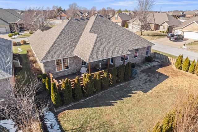 1460 Glade Avenue, Springfield, MO 65802