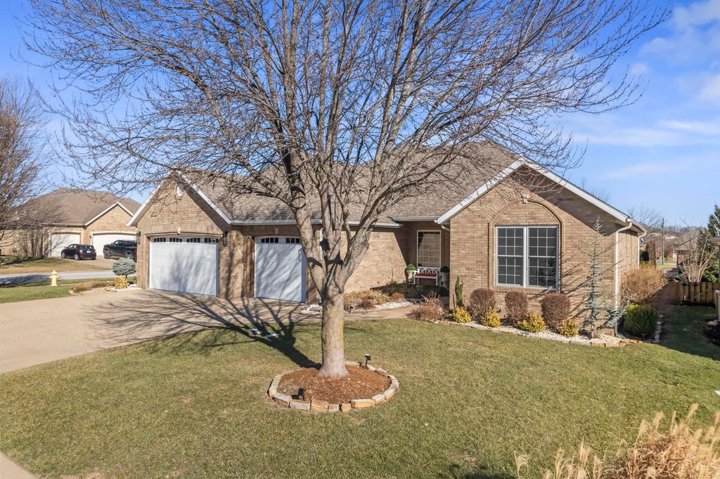 1460 Glade Avenue, Springfield, MO 65802