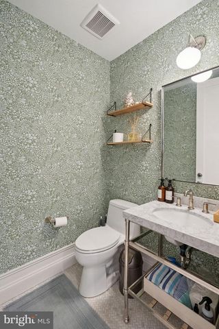 1708 LAWRENCE ST NE, Washington, DC 20018