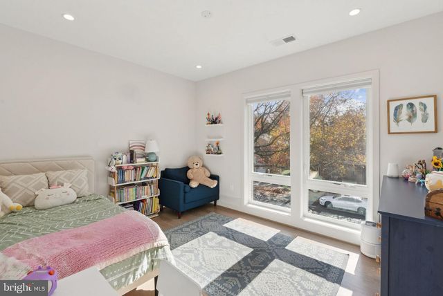 1708 LAWRENCE ST NE, Washington, DC 20018