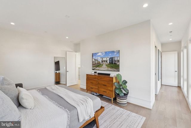 1708 LAWRENCE ST NE, Washington, DC 20018