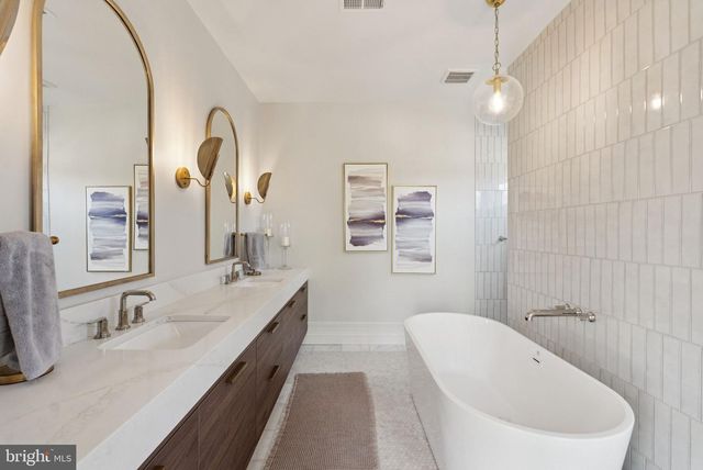 1708 LAWRENCE ST NE, Washington, DC 20018