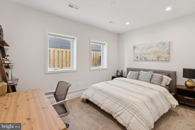 1708 LAWRENCE ST NE, Washington, DC 20018