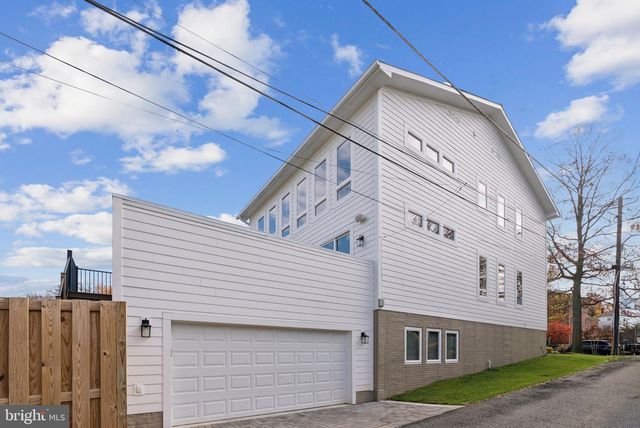 1708 LAWRENCE ST NE, Washington, DC 20018