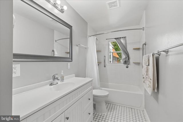 13009 KERRYDALE RD, Woodbridge, VA 22193