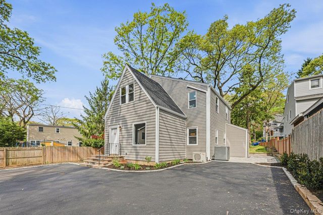 10 Harby Drive, Huntington, NY 11743
