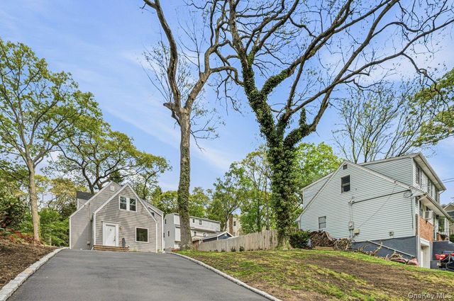 10 Harby Drive, Huntington, NY 11743
